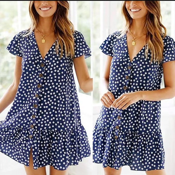 Dresses & Skirts - NWOT Navy Polka Dot Dress flowy spring ready dress small